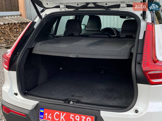 Вольво XC40 2021 в Самборе на Automoto.ua Белый Вольво XC40, объемом двигателя 0 л и пробегом 163 тыс. км за 23999 $, фото 80 на Automoto.ua