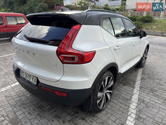 Белый Вольво XC40, объемом двигателя 0 л и пробегом 44 тыс. км за 24900 $, фото 13 на Automoto.ua
