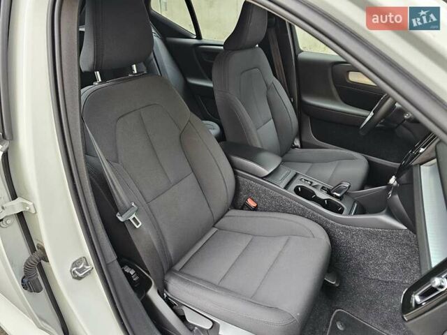 Білий Вольво XC40, об'ємом двигуна 1.48 л та пробігом 69 тис. км за 29200 $, фото 60 на Automoto.ua