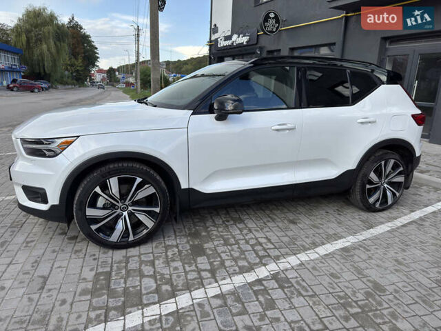Белый Вольво XC40, объемом двигателя 0 л и пробегом 44 тыс. км за 24900 $, фото 6 на Automoto.ua