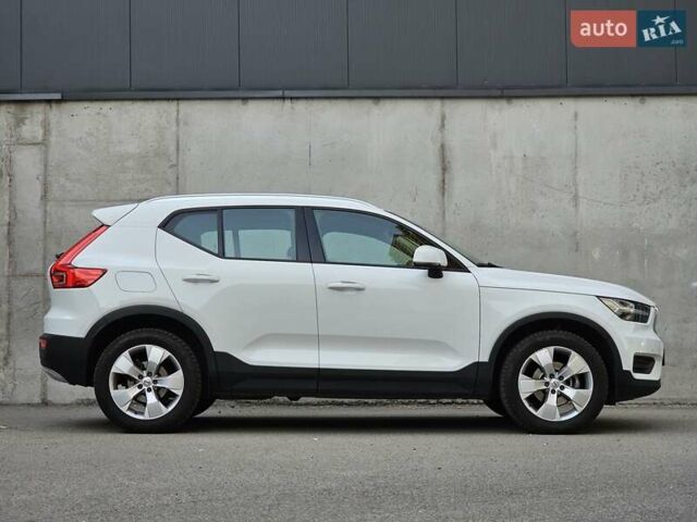 Білий Вольво XC40, об'ємом двигуна 1.48 л та пробігом 69 тис. км за 29200 $, фото 5 на Automoto.ua