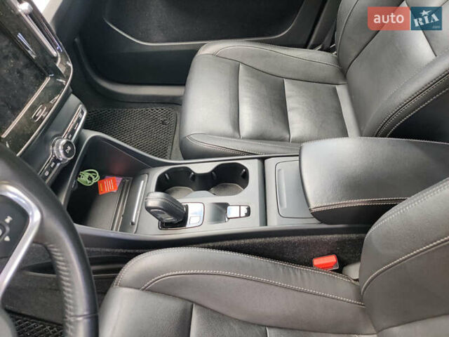 Білий Вольво XC40, об'ємом двигуна 1.97 л та пробігом 67 тис. км за 26300 $, фото 21 на Automoto.ua
