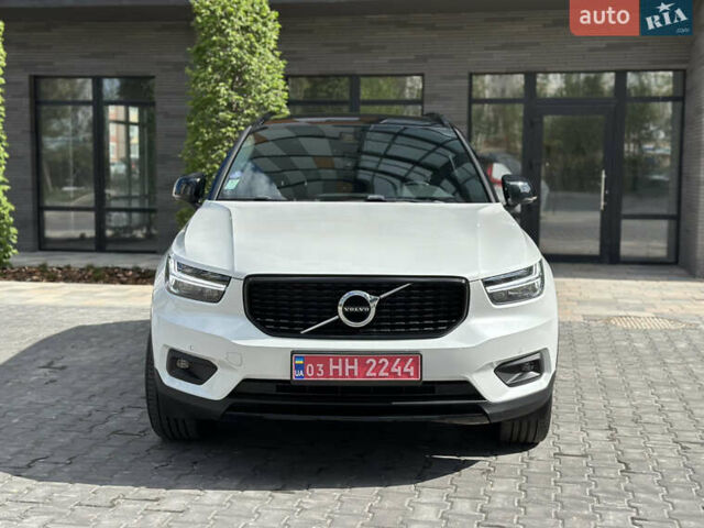 Белый Вольво XC40, объемом двигателя 1.5 л и пробегом 50 тыс. км за 34900 $, фото 1 на Automoto.ua