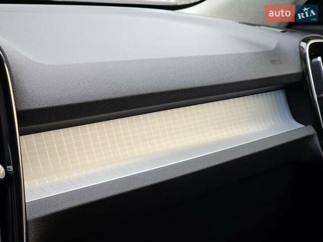Білий Вольво XC40, об'ємом двигуна 1.48 л та пробігом 69 тис. км за 29200 $, фото 64 на Automoto.ua