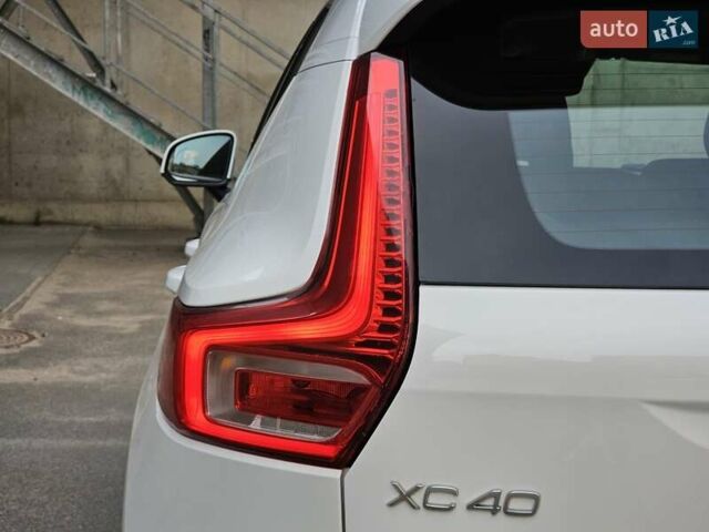 Білий Вольво XC40, об'ємом двигуна 1.48 л та пробігом 69 тис. км за 29200 $, фото 22 на Automoto.ua