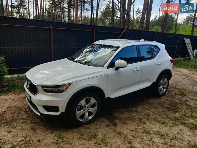 Білий Вольво XC40, об'ємом двигуна 1.97 л та пробігом 67 тис. км за 26300 $, фото 8 на Automoto.ua