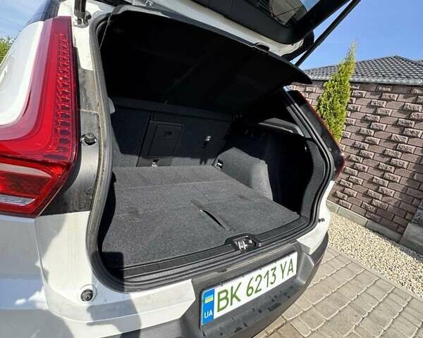 Білий Вольво XC40, об'ємом двигуна 0 л та пробігом 53 тис. км за 24200 $, фото 23 на Automoto.ua