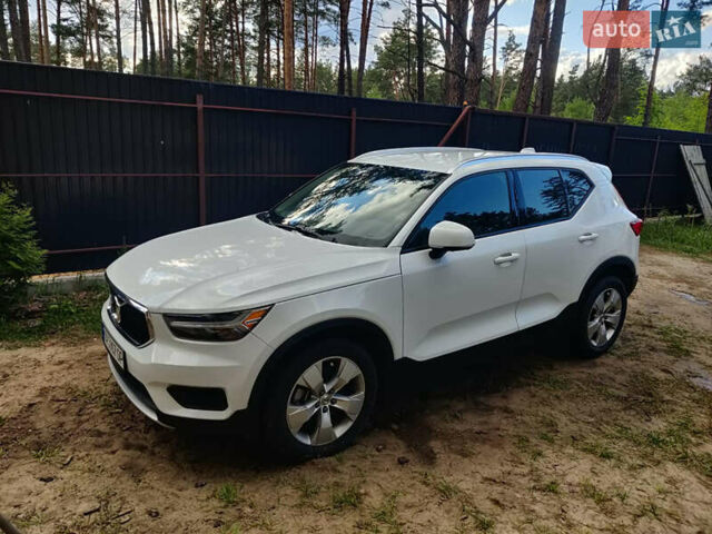 Білий Вольво XC40, об'ємом двигуна 1.97 л та пробігом 67 тис. км за 26300 $, фото 9 на Automoto.ua