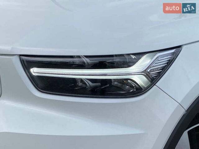Вольво XC40 2021 в Самборе на Automoto.ua Белый Вольво XC40, объемом двигателя 0 л и пробегом 163 тыс. км за 23999 $, фото 5 на Automoto.ua