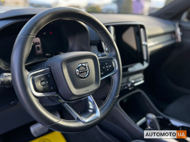 Белый Вольво XC40, объемом двигателя 78 л и пробегом 36 тыс. км за 27900 $, фото 24 на Automoto.ua