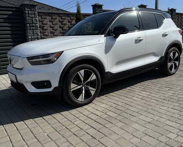 Білий Вольво XC40, об'ємом двигуна 0 л та пробігом 53 тис. км за 24200 $, фото 34 на Automoto.ua