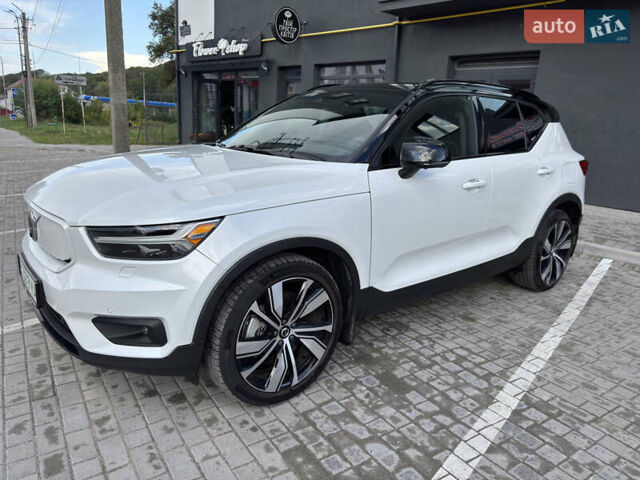 Белый Вольво XC40, объемом двигателя 0 л и пробегом 44 тыс. км за 24900 $, фото 7 на Automoto.ua
