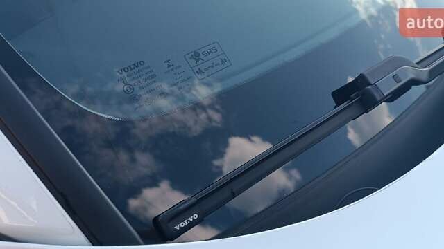 Белый Вольво XC40, объемом двигателя 1.97 л и пробегом 44 тыс. км за 36900 $, фото 4 на Automoto.ua