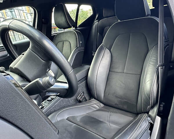 Белый Вольво XC40, объемом двигателя 1.5 л и пробегом 50 тыс. км за 34900 $, фото 28 на Automoto.ua