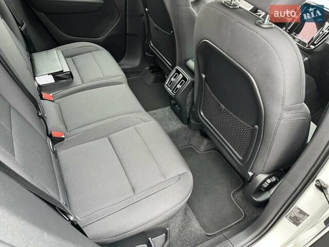 Белый Вольво XC40, объемом двигателя 1.48 л и пробегом 72 тыс. км за 28500 $, фото 11 на Automoto.ua