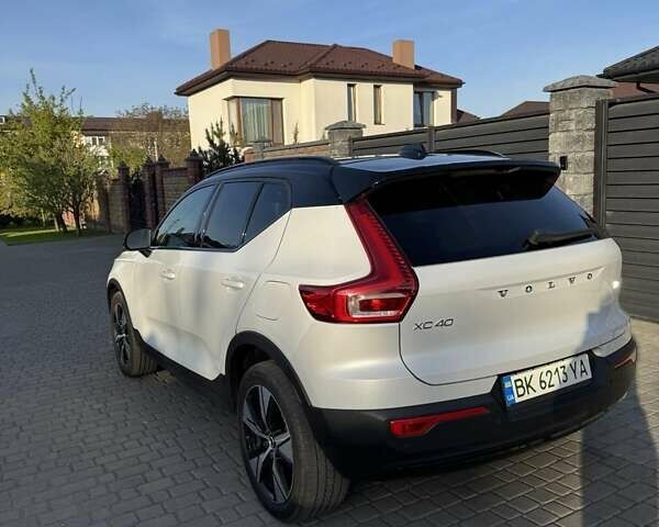 Білий Вольво XC40, об'ємом двигуна 0 л та пробігом 53 тис. км за 24200 $, фото 1 на Automoto.ua