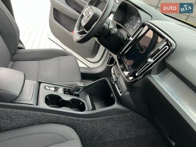 Белый Вольво XC40, объемом двигателя 1.48 л и пробегом 72 тыс. км за 28500 $, фото 13 на Automoto.ua