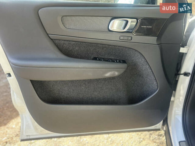 Білий Вольво XC40, об'ємом двигуна 0 л та пробігом 21 тис. км за 29000 $, фото 9 на Automoto.ua