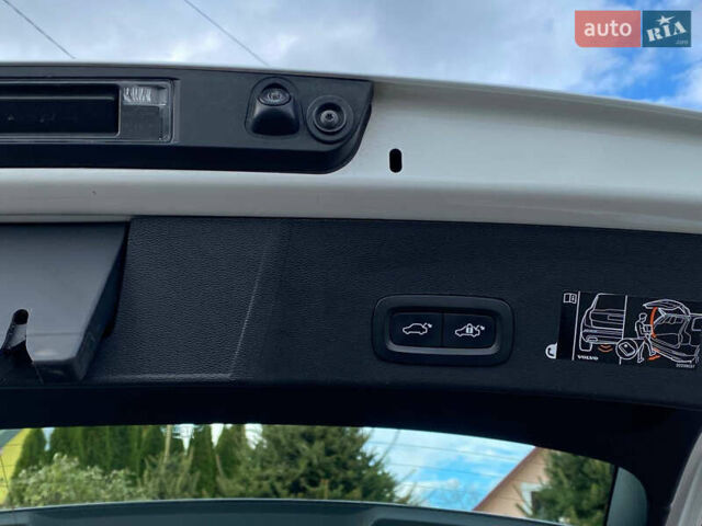 Вольво XC40 2021 в Самборе на Automoto.ua Белый Вольво XC40, объемом двигателя 0 л и пробегом 163 тыс. км за 23999 $, фото 78 на Automoto.ua