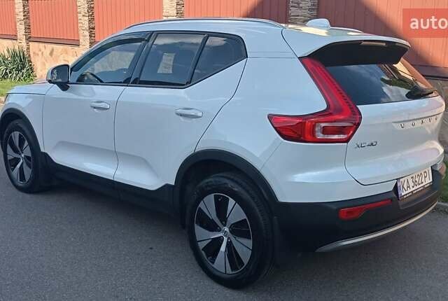 Белый Вольво XC40, объемом двигателя 1.97 л и пробегом 44 тыс. км за 36900 $, фото 6 на Automoto.ua