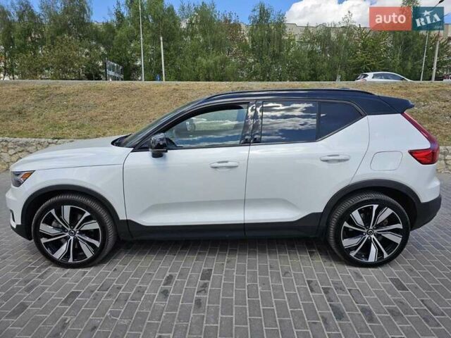 Белый Вольво XC40, объемом двигателя 0 л и пробегом 54 тыс. км за 27000 $, фото 4 на Automoto.ua