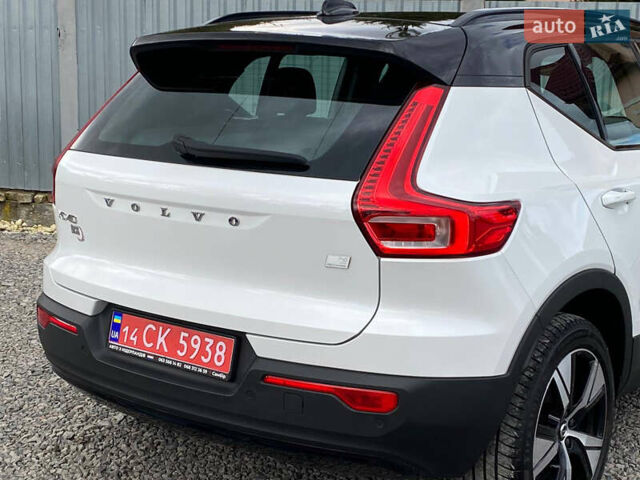 Вольво XC40 2021 в Самборе на Automoto.ua Белый Вольво XC40, объемом двигателя 0 л и пробегом 163 тыс. км за 23999 $, фото 25 на Automoto.ua