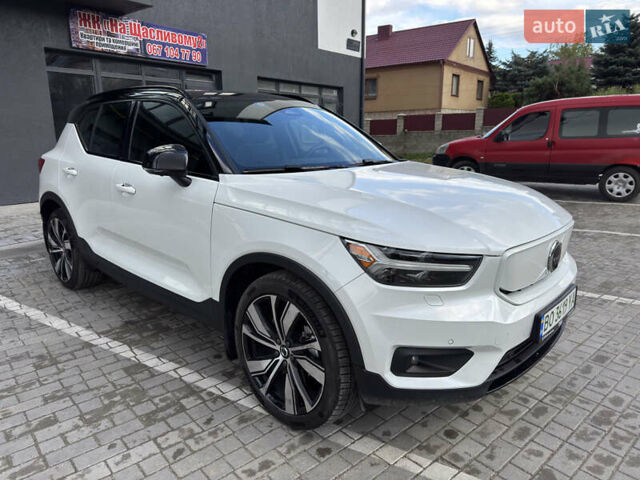 Белый Вольво XC40, объемом двигателя 0 л и пробегом 44 тыс. км за 24900 $, фото 4 на Automoto.ua