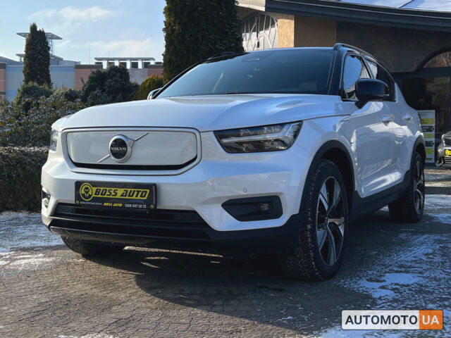 Белый Вольво XC40, объемом двигателя 78 л и пробегом 36 тыс. км за 27900 $, фото 2 на Automoto.ua