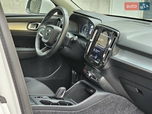 Білий Вольво XC40, об'ємом двигуна 1.48 л та пробігом 69 тис. км за 29200 $, фото 62 на Automoto.ua