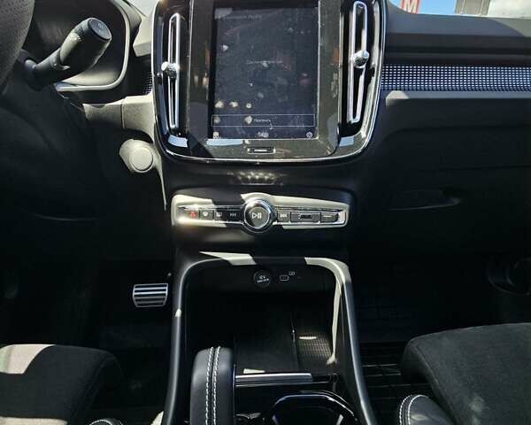 Белый Вольво XC40, объемом двигателя 0 л и пробегом 54 тыс. км за 27000 $, фото 8 на Automoto.ua