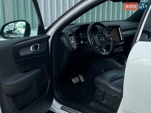 Вольво XC40 2021 в Самборе на Automoto.ua Белый Вольво XC40, объемом двигателя 0 л и пробегом 163 тыс. км за 23999 $, фото 42 на Automoto.ua