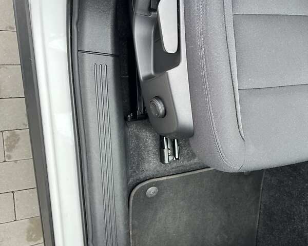 Белый Вольво XC40, объемом двигателя 1.48 л и пробегом 72 тыс. км за 28500 $, фото 12 на Automoto.ua