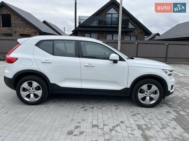 Белый Вольво XC40, объемом двигателя 1.48 л и пробегом 72 тыс. км за 28500 $, фото 2 на Automoto.ua