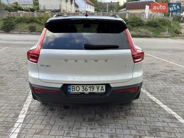 Белый Вольво XC40, объемом двигателя 0 л и пробегом 44 тыс. км за 24900 $, фото 11 на Automoto.ua