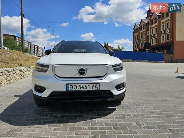 Белый Вольво XC40, объемом двигателя 0 л и пробегом 54 тыс. км за 27000 $, фото 3 на Automoto.ua