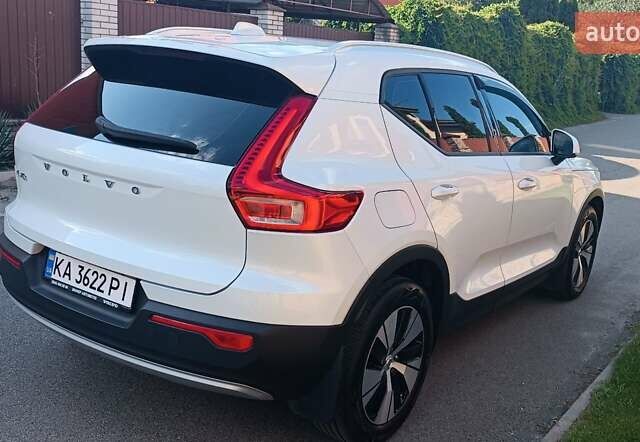 Белый Вольво XC40, объемом двигателя 1.97 л и пробегом 44 тыс. км за 36900 $, фото 12 на Automoto.ua