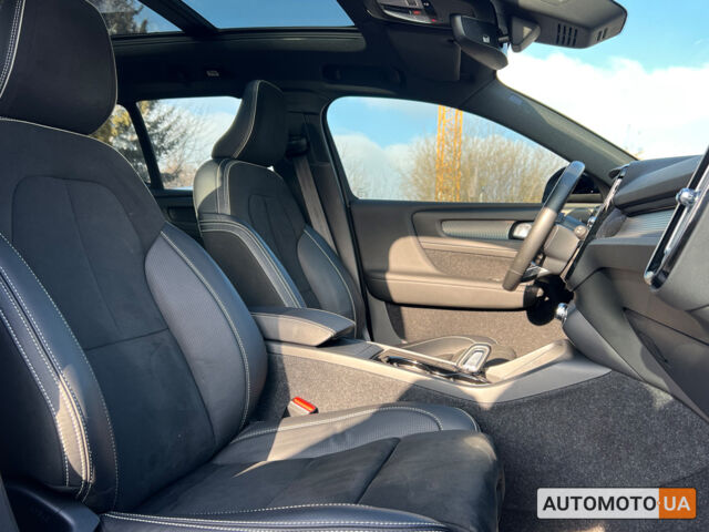 Белый Вольво XC40, объемом двигателя 78 л и пробегом 36 тыс. км за 27900 $, фото 12 на Automoto.ua
