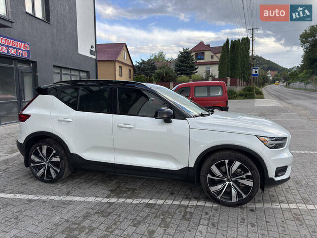 Белый Вольво XC40, объемом двигателя 0 л и пробегом 44 тыс. км за 24900 $, фото 16 на Automoto.ua