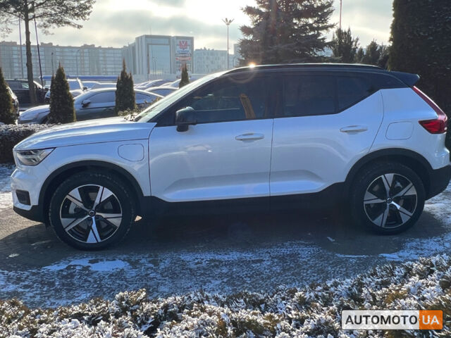 Белый Вольво XC40, объемом двигателя 78 л и пробегом 36 тыс. км за 27900 $, фото 3 на Automoto.ua