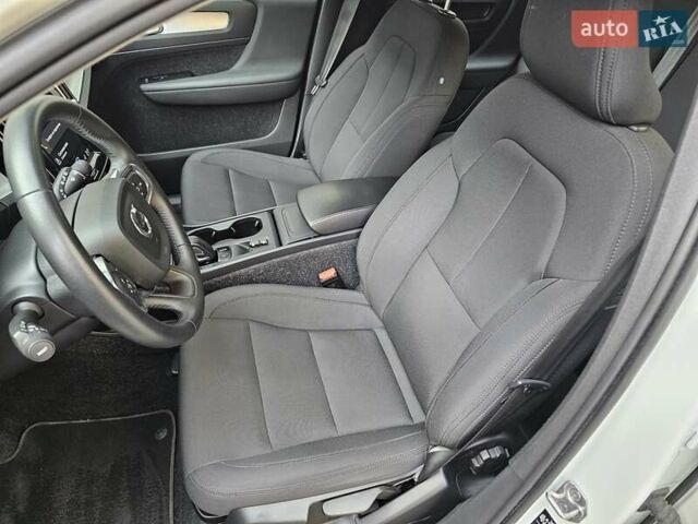 Білий Вольво XC40, об'ємом двигуна 1.48 л та пробігом 69 тис. км за 29200 $, фото 41 на Automoto.ua