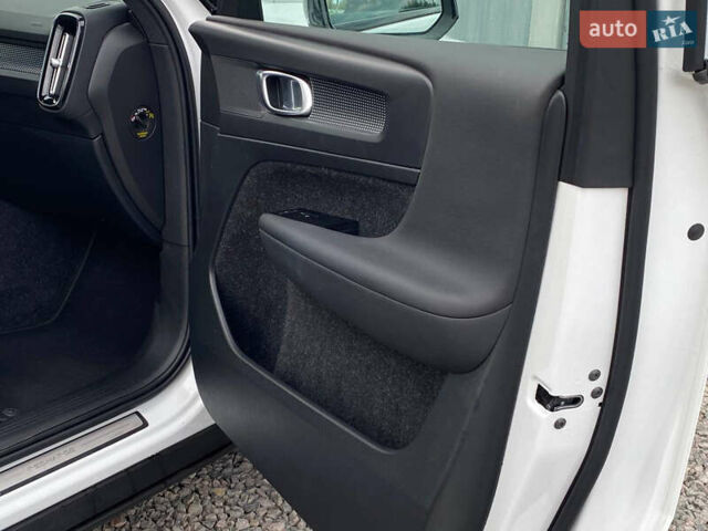 Вольво XC40 2021 в Самборе на Automoto.ua Белый Вольво XC40, объемом двигателя 0 л и пробегом 163 тыс. км за 23999 $, фото 74 на Automoto.ua