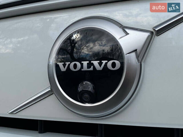 Вольво XC40 2021 в Самборе на Automoto.ua Белый Вольво XC40, объемом двигателя 0 л и пробегом 163 тыс. км за 23999 $, фото 12 на Automoto.ua