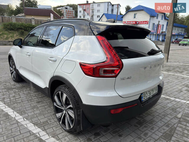 Белый Вольво XC40, объемом двигателя 0 л и пробегом 44 тыс. км за 24900 $, фото 9 на Automoto.ua