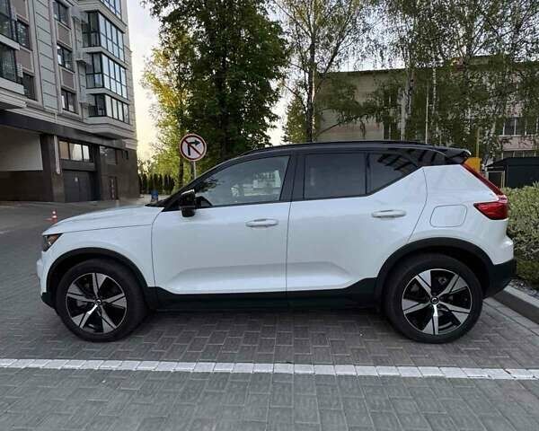 Білий Вольво XC40, об'ємом двигуна 0 л та пробігом 53 тис. км за 24200 $, фото 7 на Automoto.ua