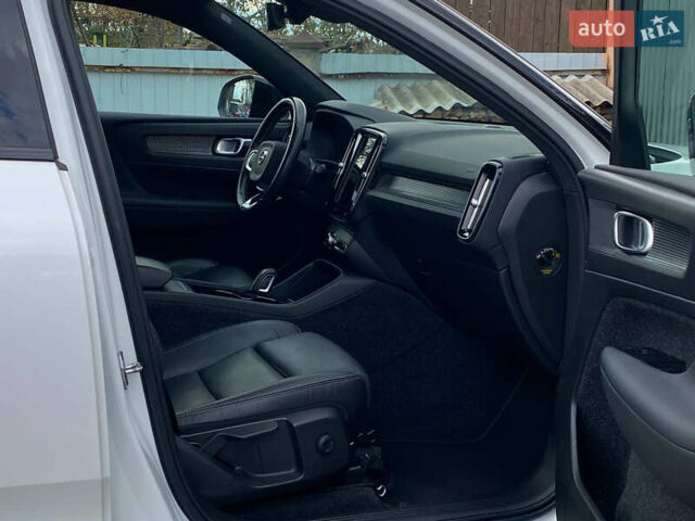Вольво XC40 2021 в Самборе на Automoto.ua Белый Вольво XC40, объемом двигателя 0 л и пробегом 163 тыс. км за 23999 $, фото 73 на Automoto.ua