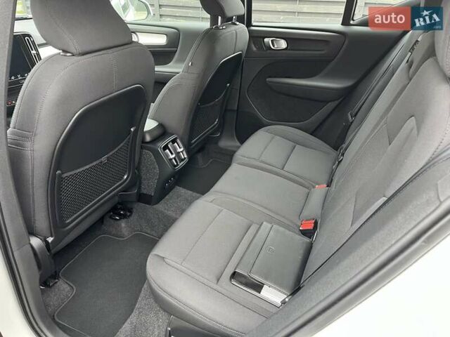 Белый Вольво XC40, объемом двигателя 1.48 л и пробегом 72 тыс. км за 28500 $, фото 7 на Automoto.ua