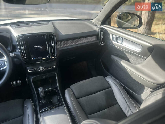 Білий Вольво XC40, об'ємом двигуна 0 л та пробігом 21 тис. км за 29000 $, фото 14 на Automoto.ua