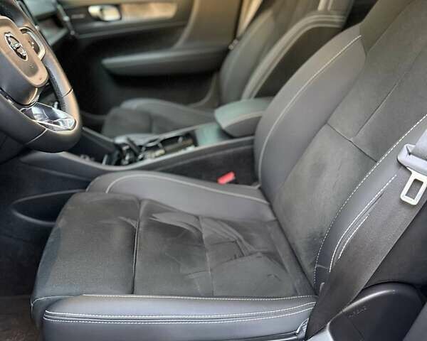 Белый Вольво XC40, объемом двигателя 0 л и пробегом 32 тыс. км за 41000 $, фото 28 на Automoto.ua