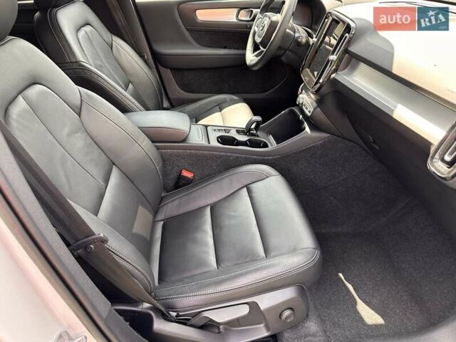 Белый Вольво XC40, объемом двигателя 1.97 л и пробегом 124 тыс. км за 22900 $, фото 6 на Automoto.ua