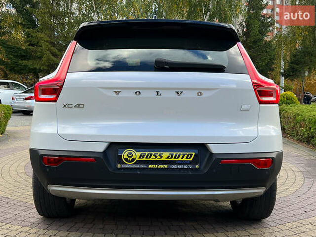 Вольво XC40 2022 в Львове на Automoto.ua Белый Вольво XC40, объемом двигателя 1.97 л и пробегом 126 тыс. км за 20900 $, фото 5 на Automoto.ua